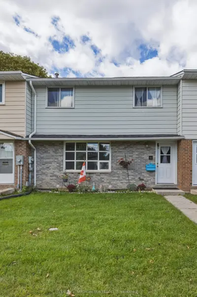16 Winchester Drive, Greater Napanee, On K7r 3r2