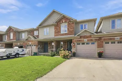 4480 Comfort Crescent, Lincoln, On L3j 1m2