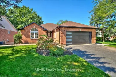 26 Oakridge Boulevard, Pelham, On L0s 1e5