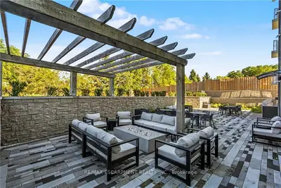 16 Markle Crescent 413, Hamilton, On L9g 0h4