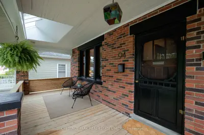 94 Briscoe Street E, London South, On N6c 1x2