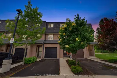 138 Blackhorne Drive 4, Kitchener, On N2e 1z3