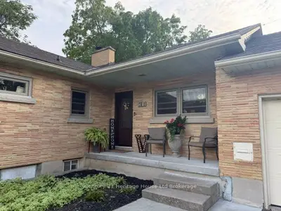 31 PARKWOOD Drive, Tillsonburg, ON N4G 2B7