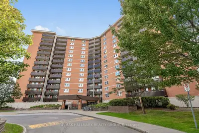 2000 JASMINE Crescent 705, Beacon Hill North - South and Area, ON K1J 8K4