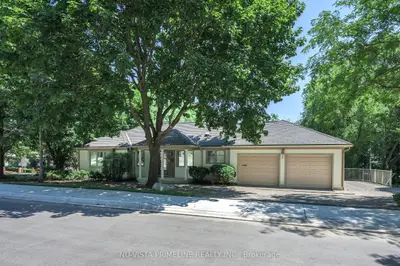 98 Shavian Boulevard, London North, On N6g 2p3
