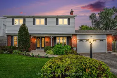 41 Denewood Crescent, Country Place - Pineglen - Crestview And Area, On K2e 7g4