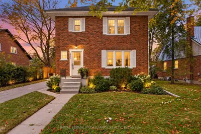 210 Aberdeen Avenue, Peterborough, On K9h 4w8