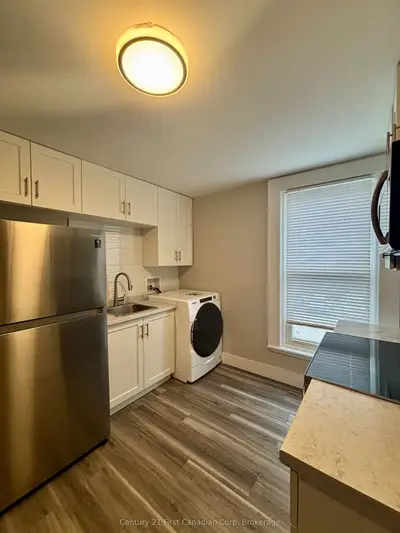 34 Vansittart Avenue 4, Woodstock, On N4s 6e2