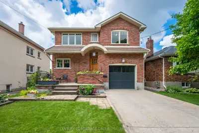 422 College Street, Kingston, On K7l 4m7