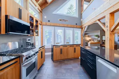 42 Lakeside Circle, Lambton Shores, On N0m 1t0