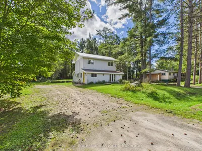 31 Hutcheson Beach Road E, Huntsville, On P1h 1n4