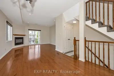 29 Jardin Private E 295, Manor Park - Cardinal Glen And Area, On K1k 2v6
