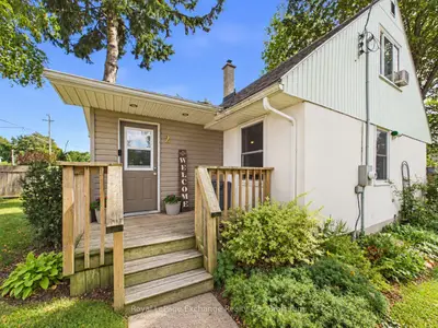 2 REGINA Road, Huron East, ON N0M 1L0
