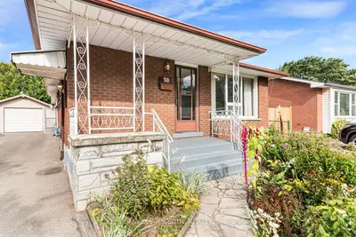 30 Goldfinch Road, Hamilton, On L9a 3w7