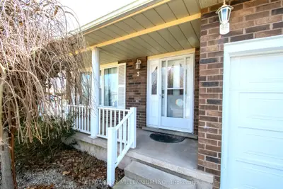 3 College Park Drive, Welland, On L3c 6z6