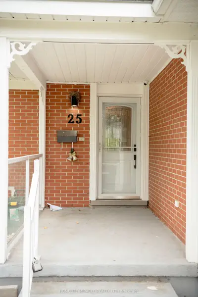 25 Thornridge Crescent, Kitchener, On N2m 4v9
