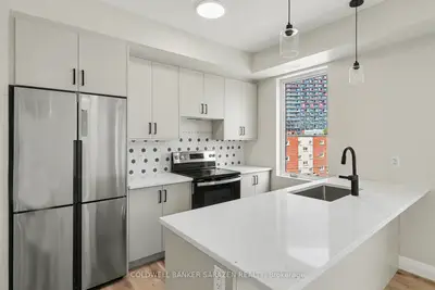 42 Mcarthur Avenue 001, Vanier And Kingsview Park, On K1l 6r2