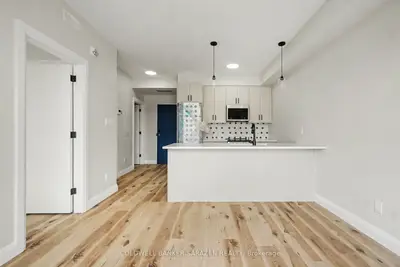 42 Mcarthur Avenue 302, Vanier And Kingsview Park, On K1l 6r2