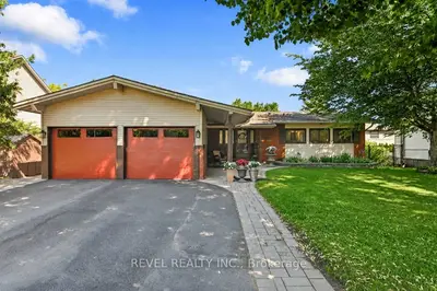 2555 REGINA Street, Britannia - Lincoln Heights and Area, ON K2B 6X4