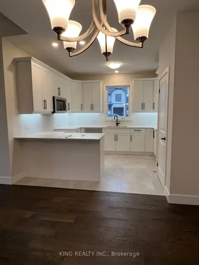 10 Julie Crescent Lower, London South, On N5z 0a9
