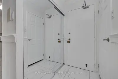 158a Mcarthur Avenue 1208, Vanier And Kingsview Park, On K1l 8c9