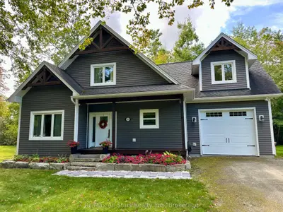 316 1/2 Riverside Drive, Kawartha Lakes, On K0m 1a0