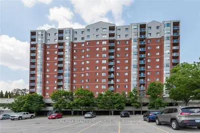 30 CHAPMAN Court 510, London North, ON N6G 4Y4