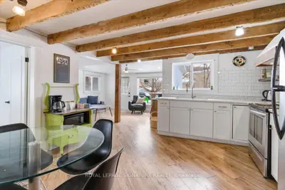 42 York Street, Prince Edward County, On K0k 2t0