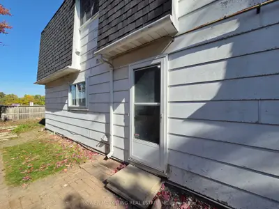 81 Craig Henry Drive B, South Of Baseline To Knoxdale, On K2g 3s8