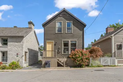 12 Drummond Street, Kingston, On K7k 5s1