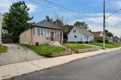 241 West 5th Street W, Hamilton, On L9c 3n8