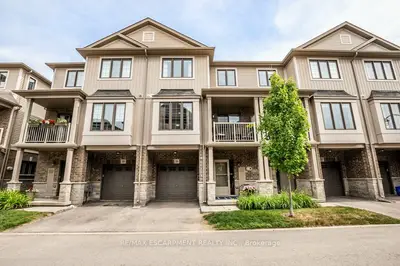 377 Glancaster Road 38, Hamilton, On L9g 0g4