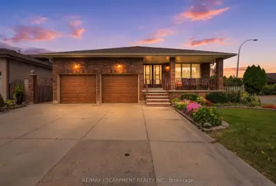 7 Vinehill Drive, Hamilton, On L8g 4z1