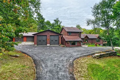1020 East Walker Lake Drive, Lake Of Bays, On P1h 2j6