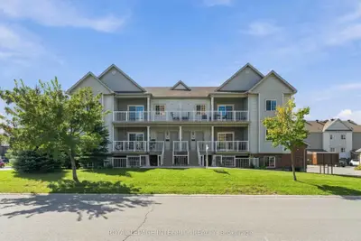 100 Artesa Private D, Kanata, On K2s 0j8