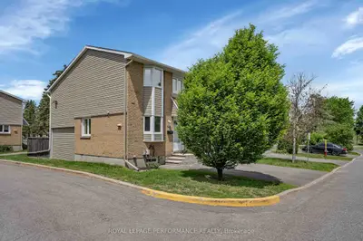 1780 LAMOUREUX Drive A, Orleans - Cumberland and Area, ON K1E 2N4