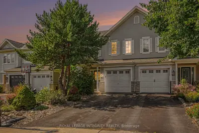 102 Hawktree Ridge, Barrhaven, On K2j 5n3