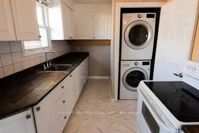 881 Lawrence Road Upper, Hamilton, On L8k 2a4