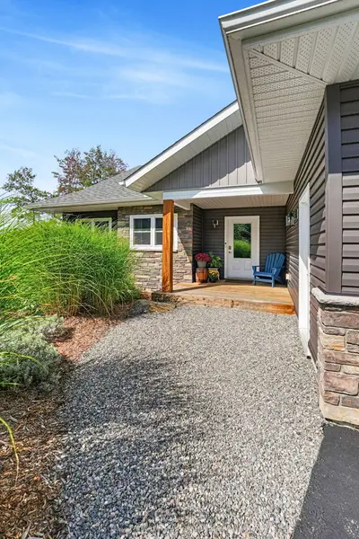 15 Goodwin Drive, Huntsville, On P1h 2r3