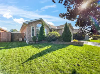25 HICKORY Grove, Belleville, ON K8N 5X6