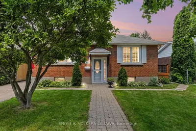 325 Summit Avenue, Alta Vista And Area, On K1h 5z7