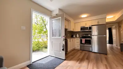 122 Courtland Avenue E 1, Kitchener, On N2h 1y9