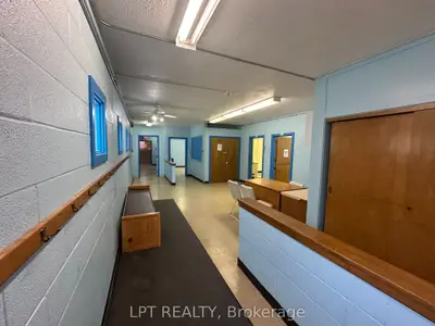 482 Dundas Street, London East, On N6b 1w6