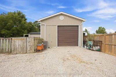 6 York Street, Lambton Shores, On N0n 1j0