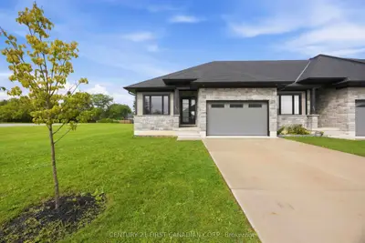 483 Kip Lane, Plympton-wyoming, On N0n 1t0