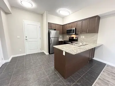 5 Rittenhouse Road 102, Kitchener, On N2e 2m8