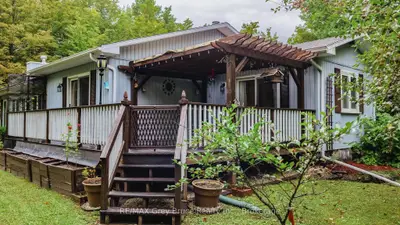 255263 1 Concession, Chatsworth, On N0h 2v0