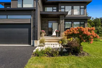 195 Charlies Lane, Carp - Huntley Ward, On K0a 1l0