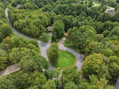 52 Golf Course Road, Bracebridge, On P1l 1m7
