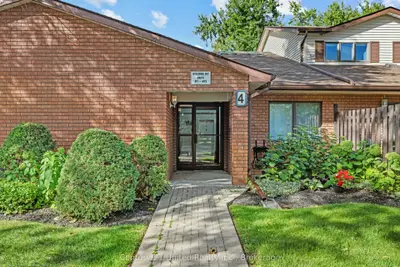 36 Champlain Crescent 10, Peterborough, On K9l 1t1